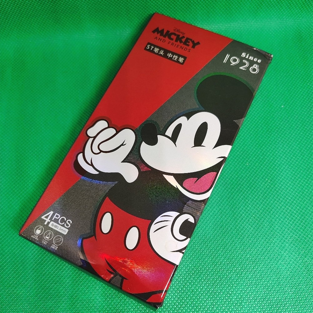 Mickey & Friends Retractable Pen Set
